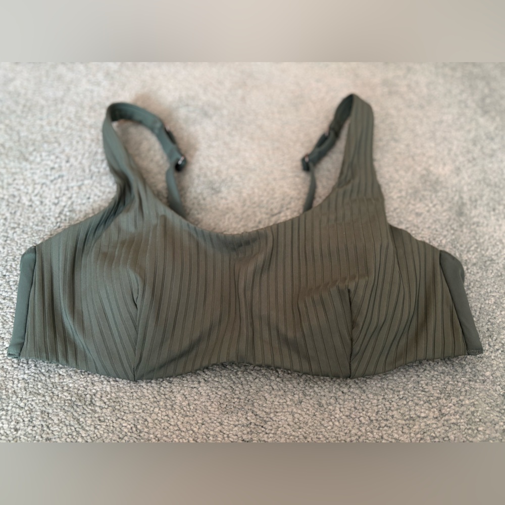 Athleta Bikini Top 38 B/C